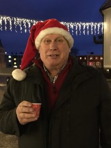 Bild på Håkan Ahlgren i tomteluva